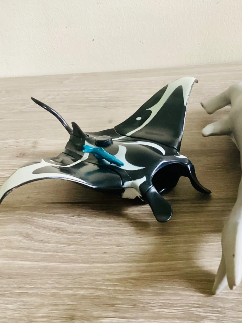 Lot Of 5 Pool Water Toys Sharks Sting Ray Large/Med Size Rubber Floating Diving